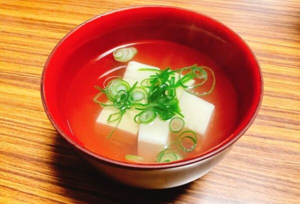 出で立ち膳