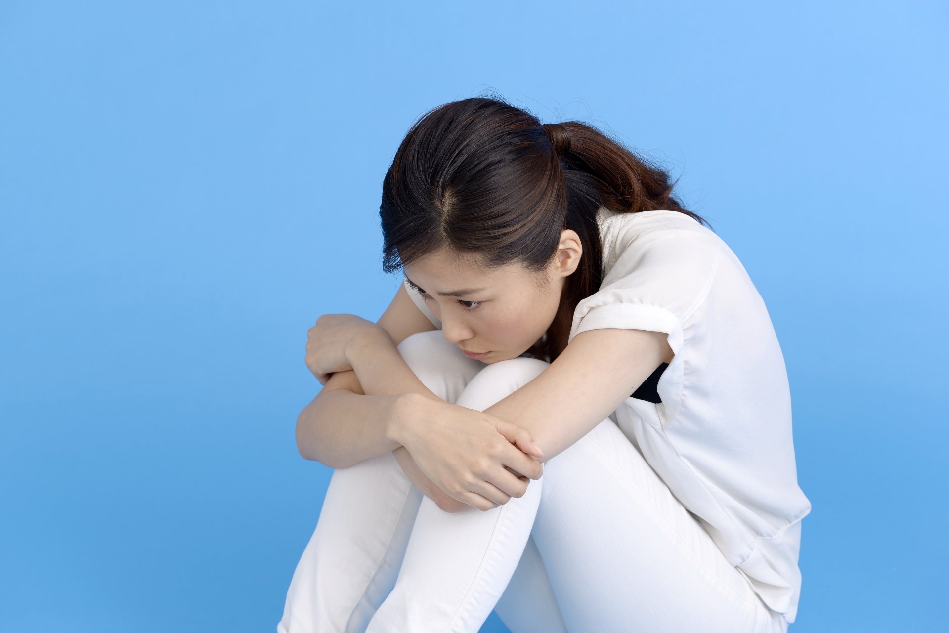 悲しみを手放せないご遺族のイメージ画像