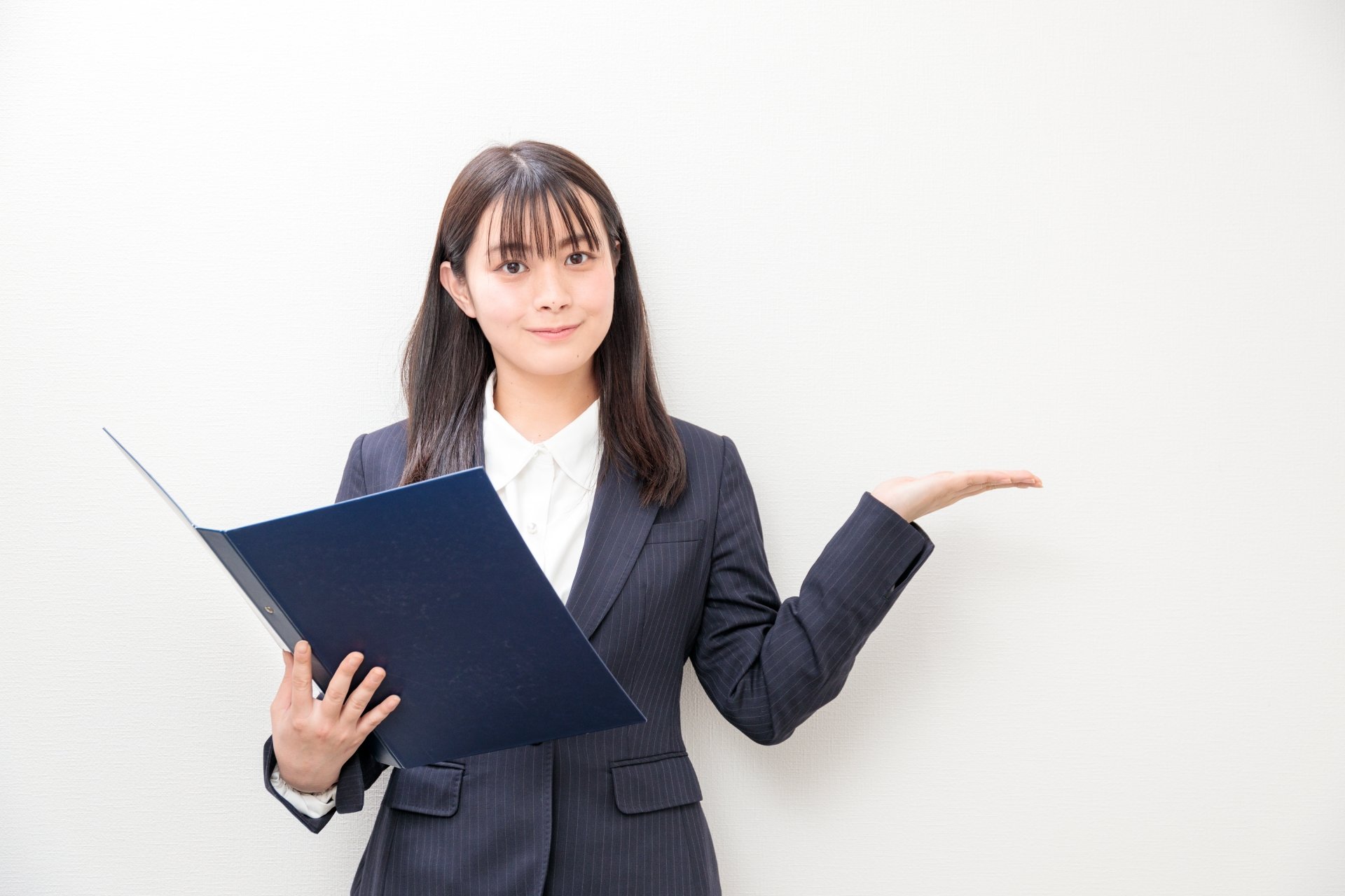 グリーフケアアドバイザー資格を案内する担当者のイメージ画像