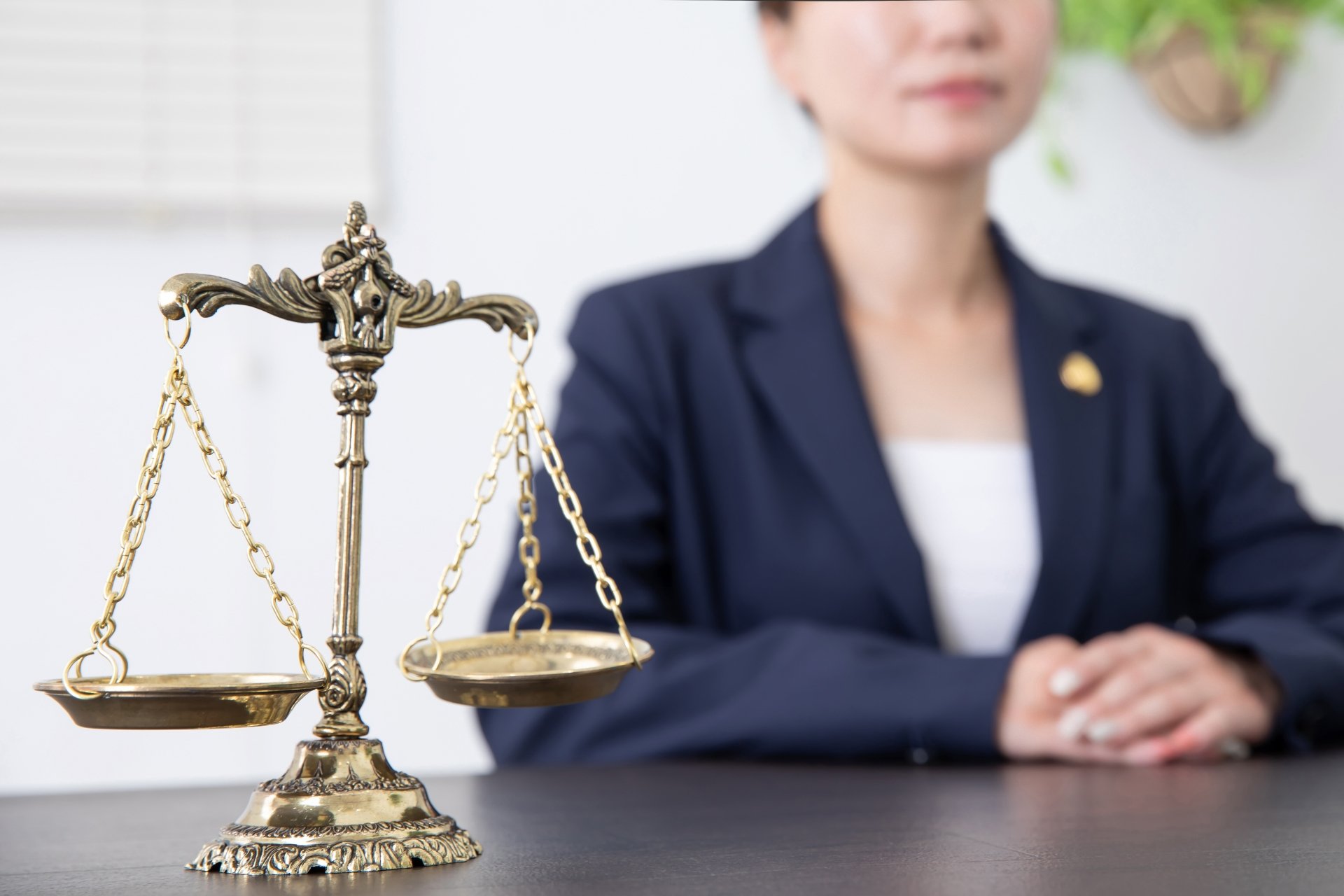 サジェスト対策に詳しい弁護士のイメージ