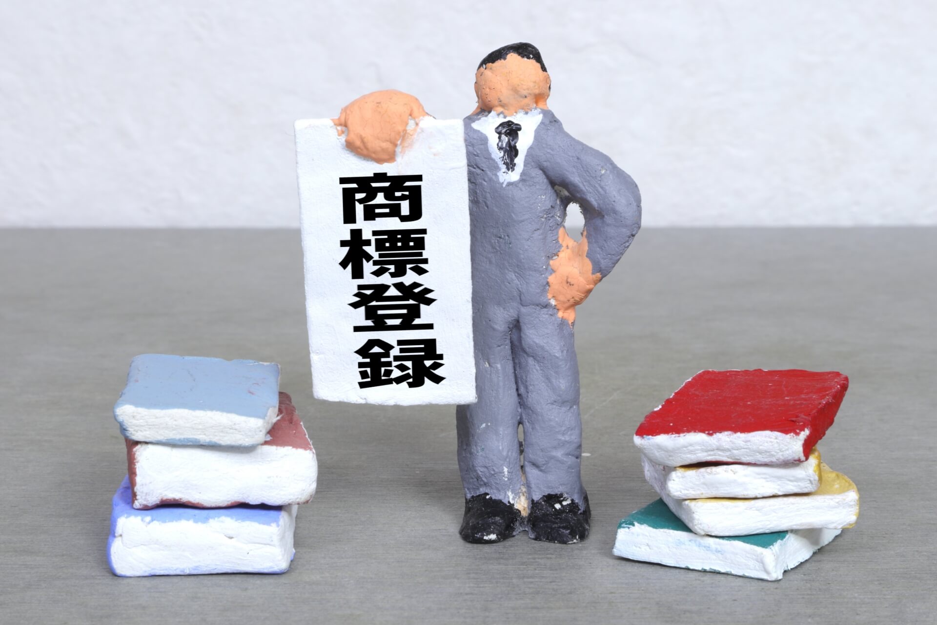 リスティング広告で商標登録を促す男性のイメージ
