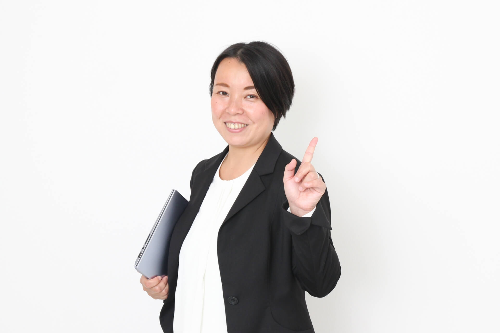 資格の勉強をして自信にあふれる葬祭ディレクター野イメージ