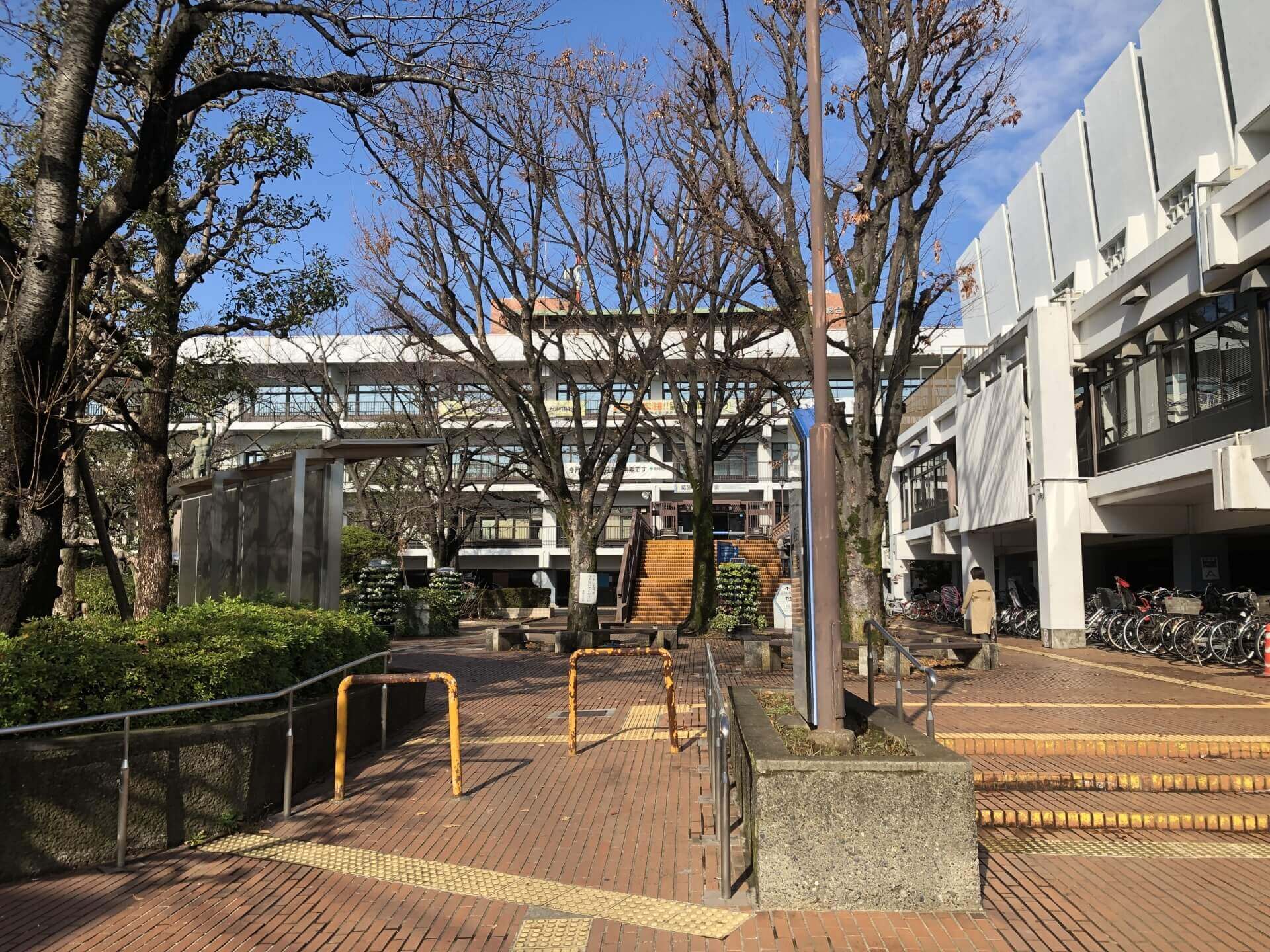 官公庁の外観イメージ画像