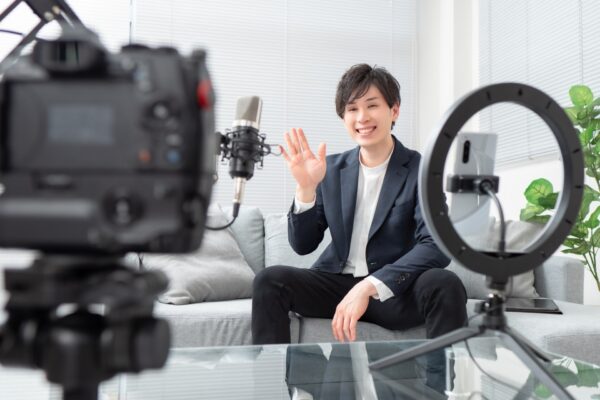 YouTube (2)