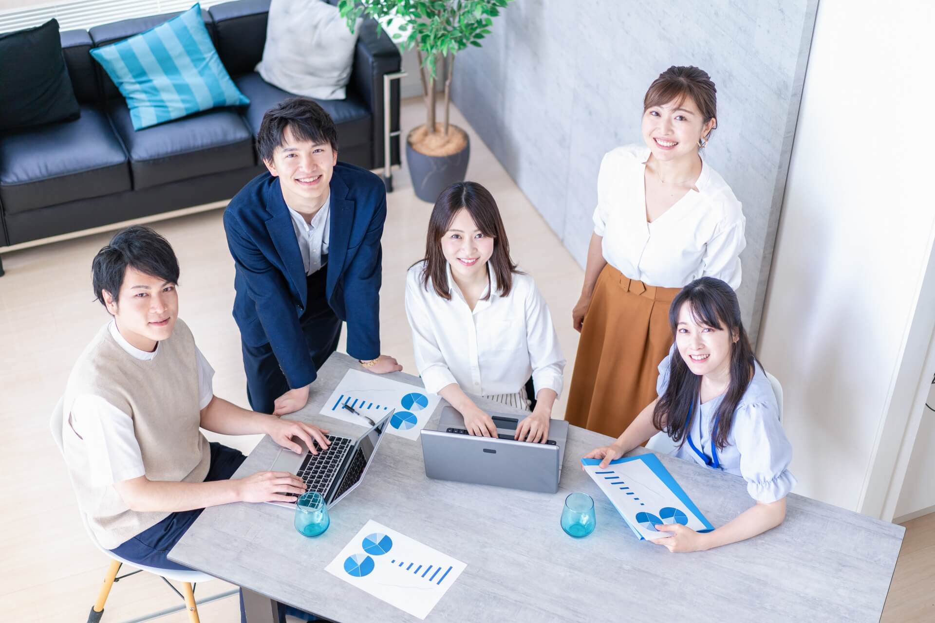 業務のデジタル化を推進するベンチャーの葬儀事業者のイメージ