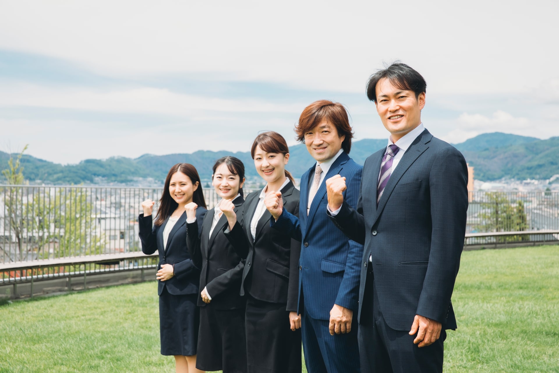 クレドにより社内の一体感が高まっている葬儀社のイメージ