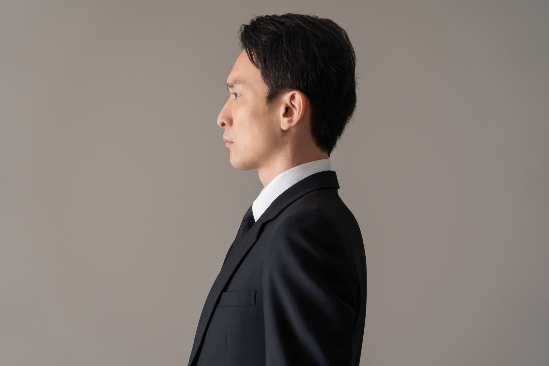 クレドを意識した業務を推進しようとやる気に溢れる葬儀社のチームリーダー