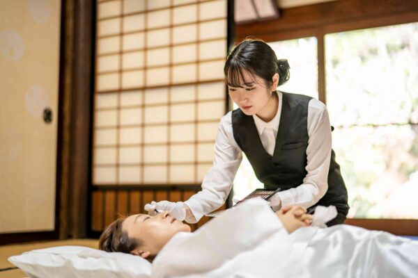 納棺士